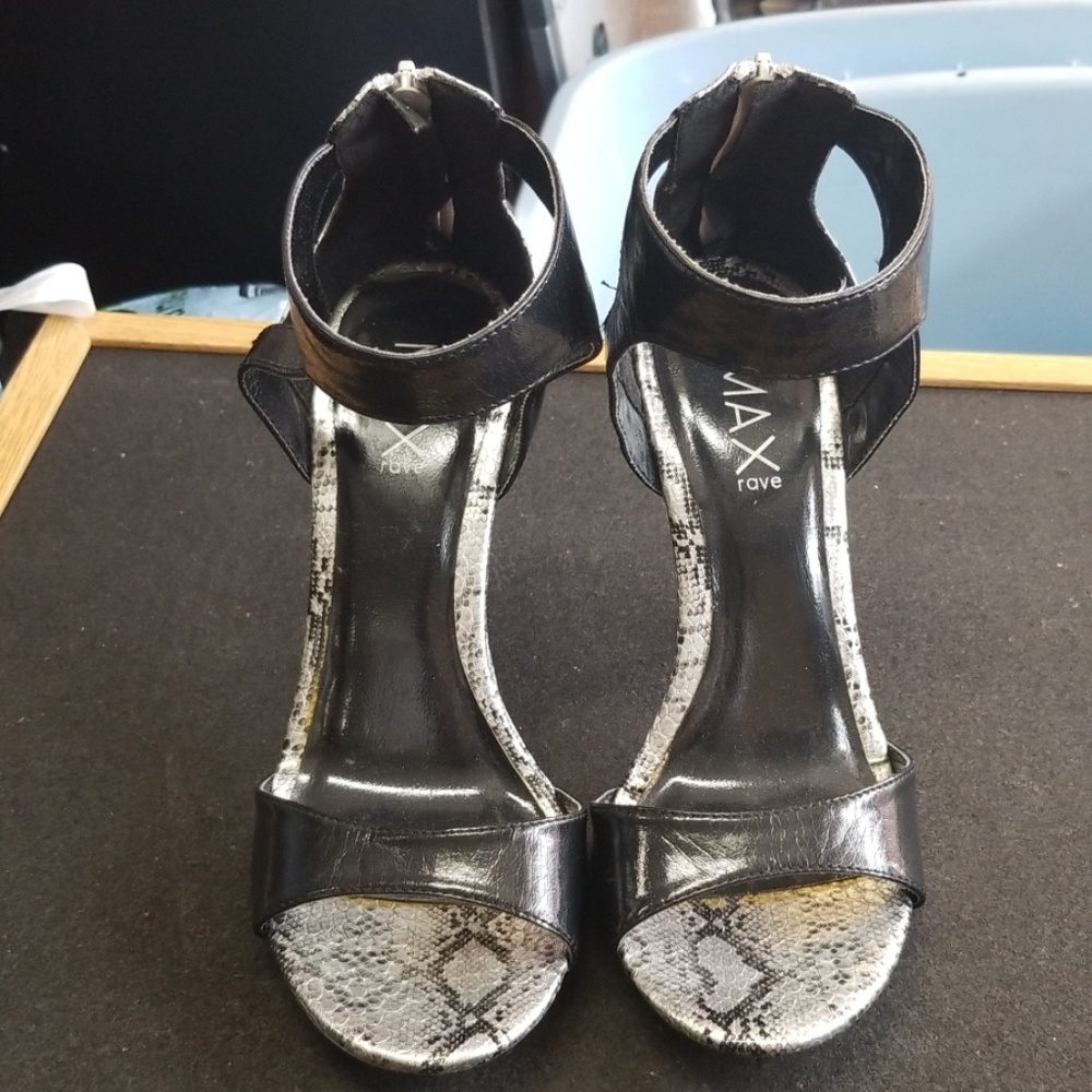 Max rave size 8 heel